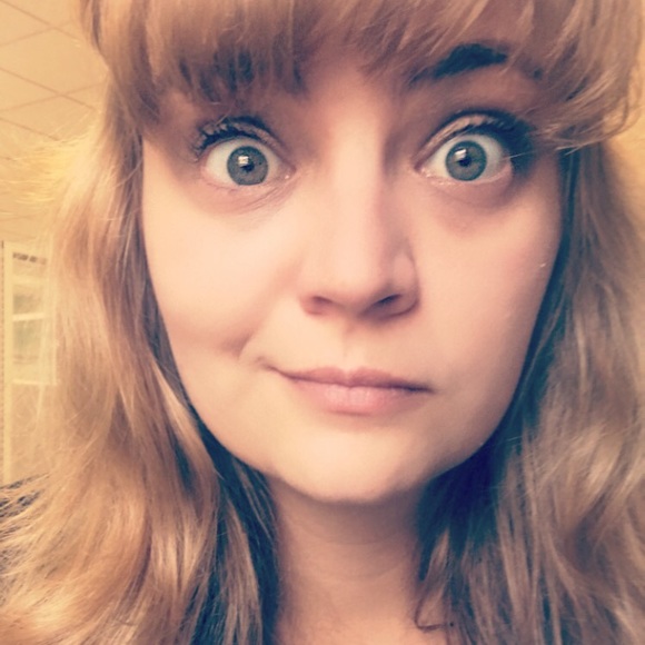 Meet your Posher, Cassandra - Picture 6 of 6